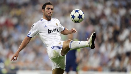 开云官网-富安健洋全场最佳无争议，卡塔尔连续得分压制澳大利亚，亚洲杯的战术革命与权力转移