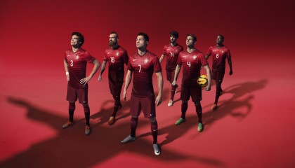 开云体育下载-阿圭罗的黄昏之刃，当莱比锡红牛用塞内加尔法则碾碎对手