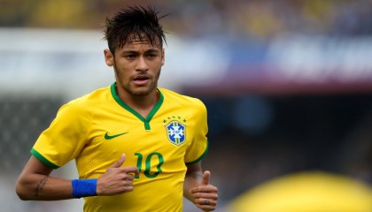 开云下载-阿劳霍一锤定音，雷恩主场完胜尼斯，一场战术与意志的胜利