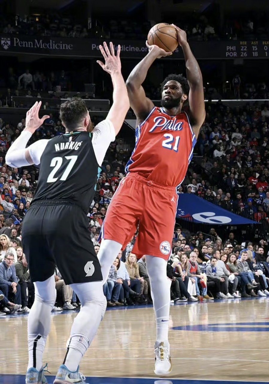 76人绝杀江苏队,浓眉哥扛起全队 76人绝杀江苏队,浓眉哥扛起全队