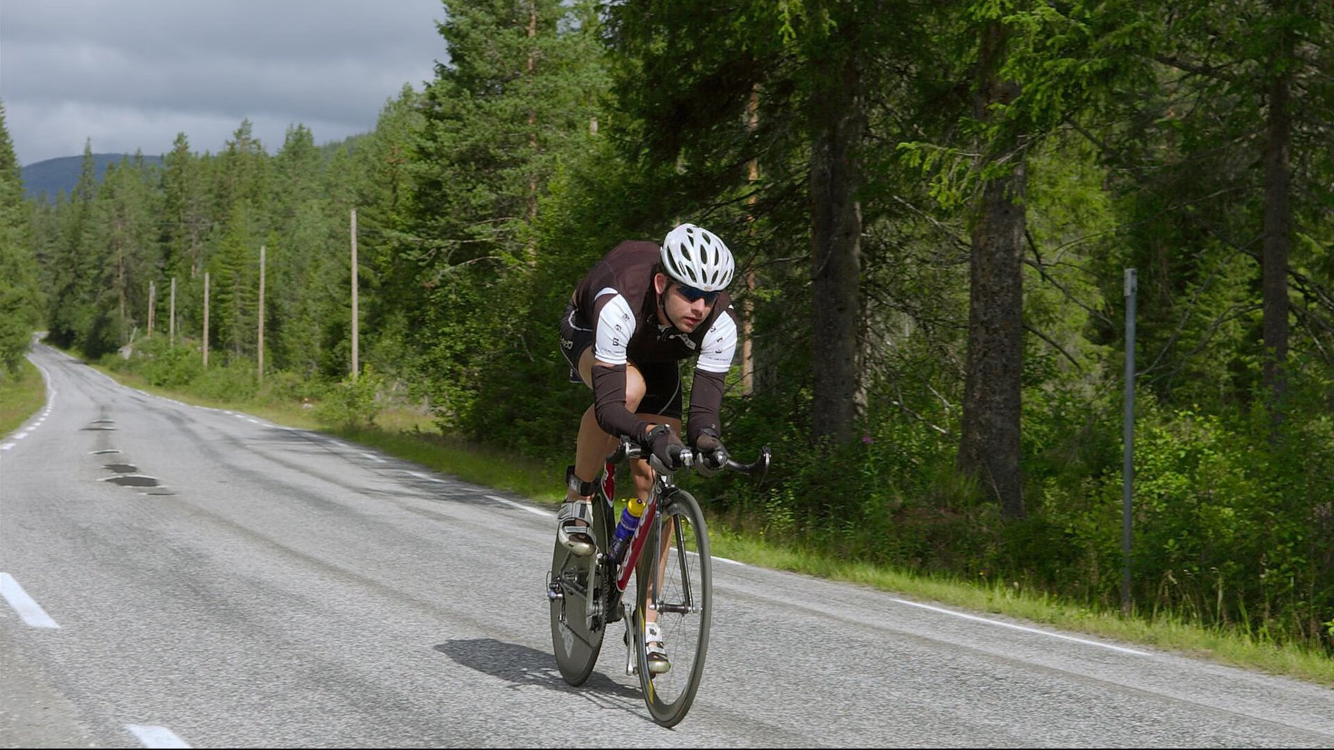 东契奇爆发背后,火箭淘汰赛过关广厦,揭示中国篮球的生存密码