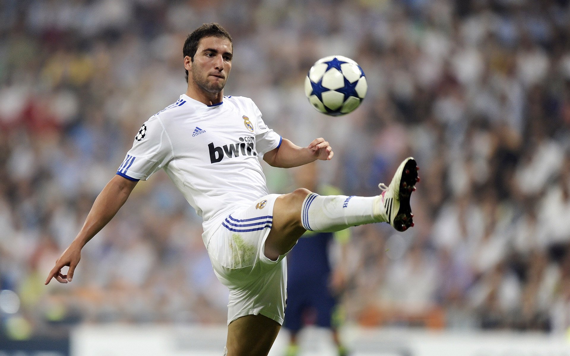 欧冠半决赛之夜,切特用沉默的骨骼,筑起叹息之墙